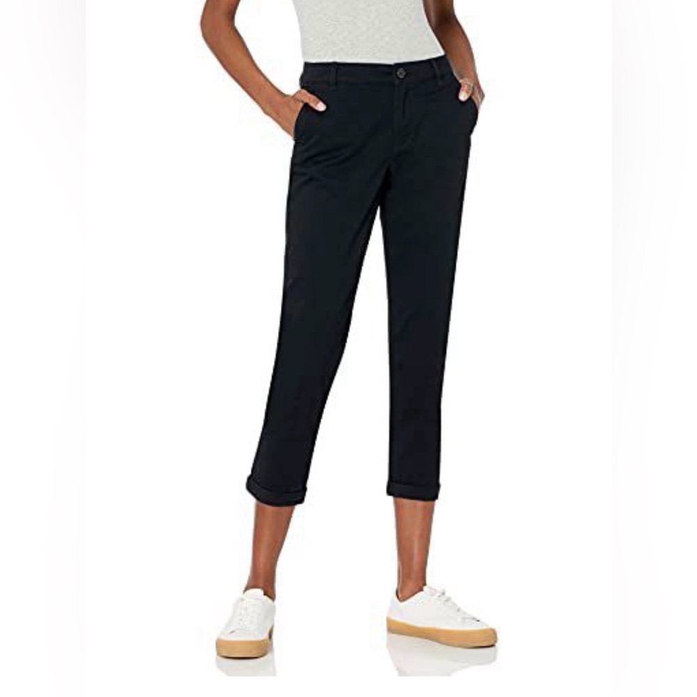 Amazon Essentials Women's Black Cropped Ankle Pants